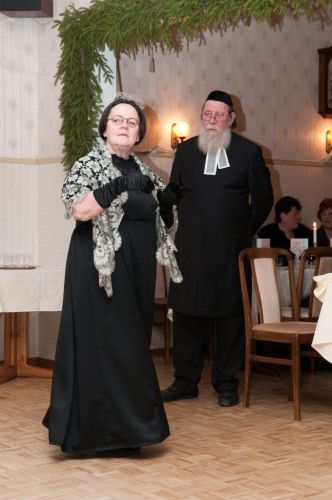 Ruustina Johanna Sofia Ekebom (Kaarina Schroderus) ja Rovasti Anders Johan Asp (Seppo Peltola).
Avainsanat: Ruustina Johanna Sofia Ekebom (Kaarina Schroderus) ja Rovasti Anders Johan Asp (Seppo Peltola).