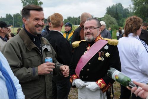 Kyläläisistä Jukka Järvi pyysi Sprengtportenia järjestämään katuvalaistuksen.
Kyläläisistä Jukka Järvi pyysi S:ä järjestämään katuvalaistuksen. Sprengtporten ei oikein tuntenut näitä nykytekniikan suomia mahdollisuuksia. Lontoossa otettiin kuitenkin vuonna 1807  eli jo pari vuotta ennen autonomiamme aikaa käyttöön kaasuvalot.
