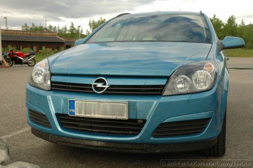 auto06_Opel_Astra_Wagon_2005.jpg