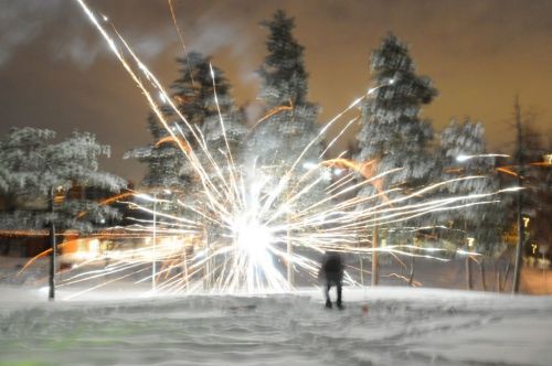 Ilotulitusta Myyrmäessä 2009->2010
Raketti ei lähtenytkään taivaalle...
